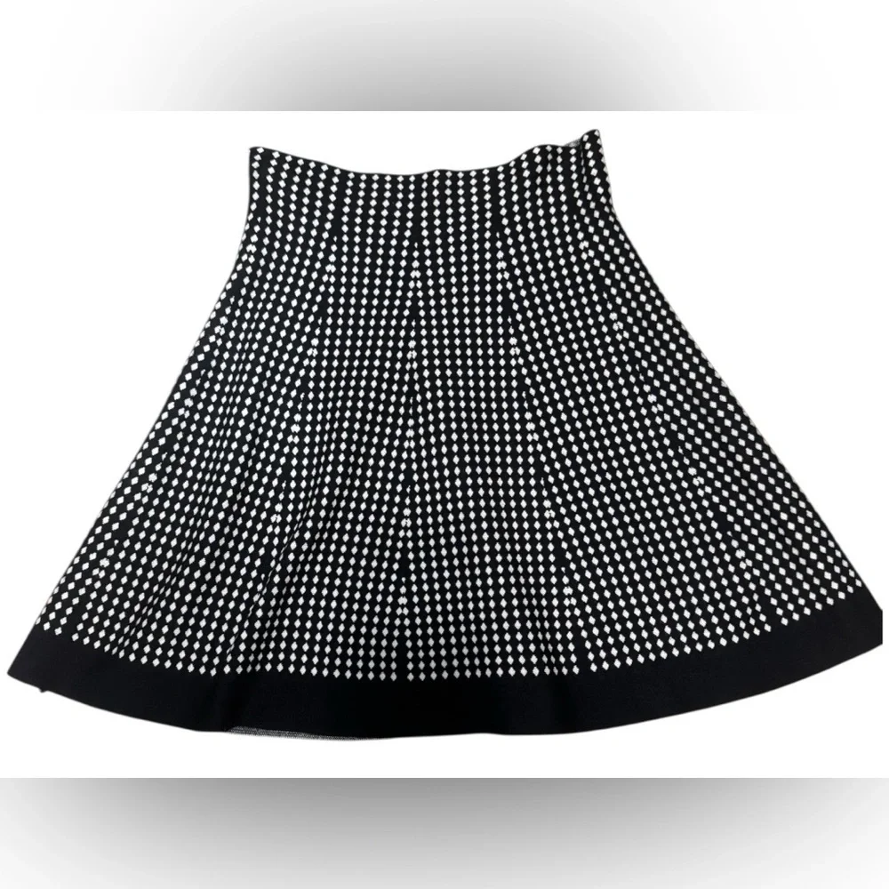 MAX STUDIO Printed Black Polka Dot mini Skirt Knit Flair Size Med/Large Holiday